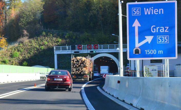 Tunnel Bruck